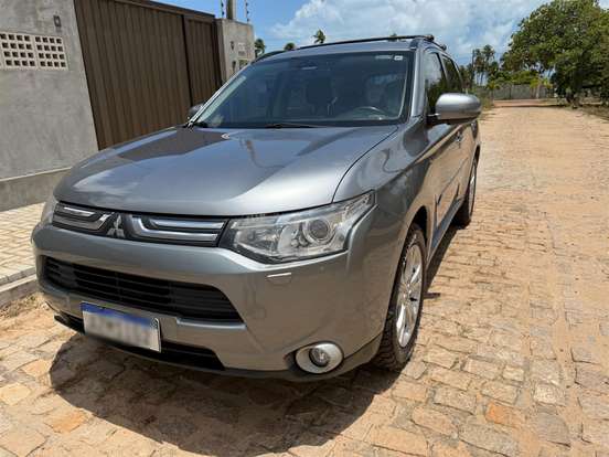 MITSUBISHI-OUTLANDER-2014