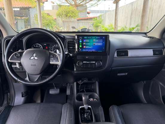 MITSUBISHI-OUTLANDER-2014