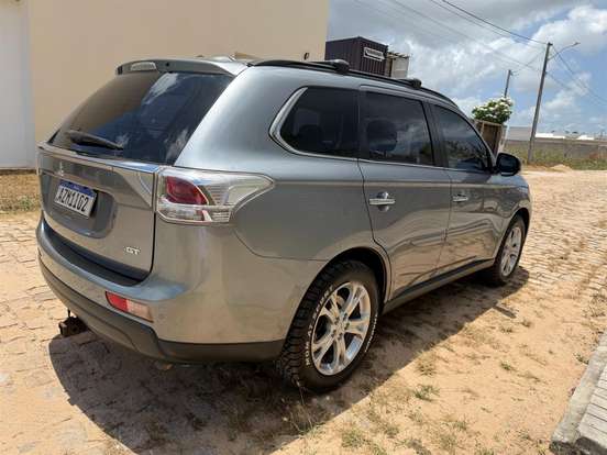 MITSUBISHI-OUTLANDER-3.0 GT 4X4 V6 24V GASOLINA 4P AUTOMÁTICO MITSUBISHI-OUTLANDER-2014