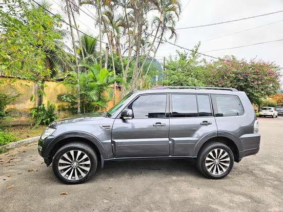 MITSUBISHI-PAJERO-3.2 HPE 4X4 7 LUGARES 16V TURBO INTERCOOLER DIESEL 4P AUTOMÁTICO MITSUBISHI-PAJERO-2018