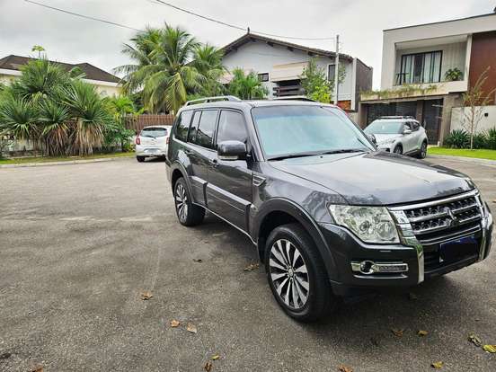 MITSUBISHI-PAJERO-2018