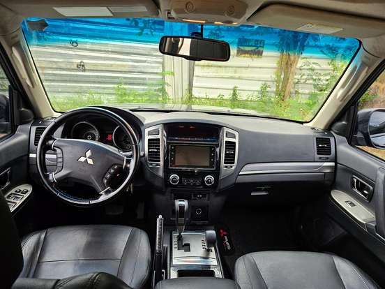 MITSUBISHI-PAJERO-2018