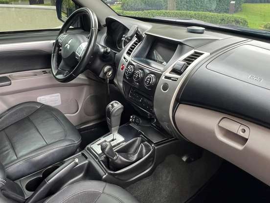 MITSUBISHI-PAJERO DAKAR-3.5 HPE 7 LUGARES 4X4 V6 24V FLEX 4P AUTOMÁTICO MITSUBISHI-PAJERO DAKAR-2013