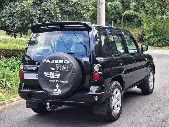 MITSUBISHI-PAJERO TR4-2.0 4X4 16V 140CV FLEX 4P AUTOMÁTICO MITSUBISHI-PAJERO TR4-2009