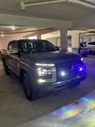MITSUBISHI TRITON 2.4 BITURBO DIESEL CD HPE 4X4 AUTOMÁTICO