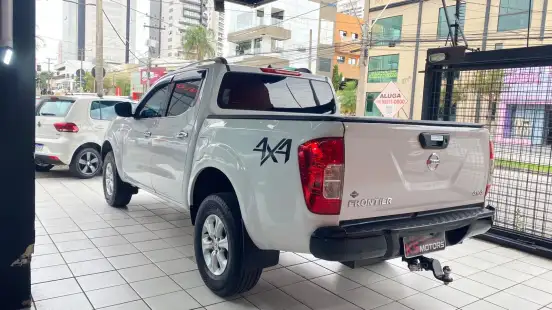 NISSAN-FRONTIER-2021