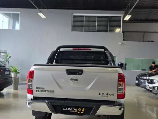 NISSAN-FRONTIER-2.3 16V TURBO DIESEL LE CD 4X4 AUTOMÁTICO NISSAN-FRONTIER-2017