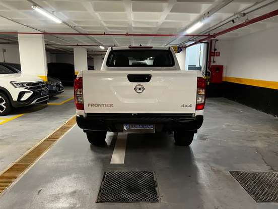 NISSAN-FRONTIER-2021