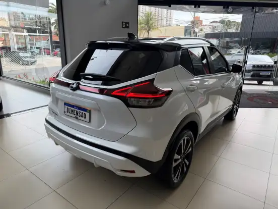 NISSAN-KICKS-2023