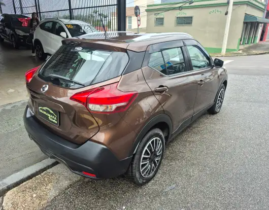 NISSAN-KICKS-2020