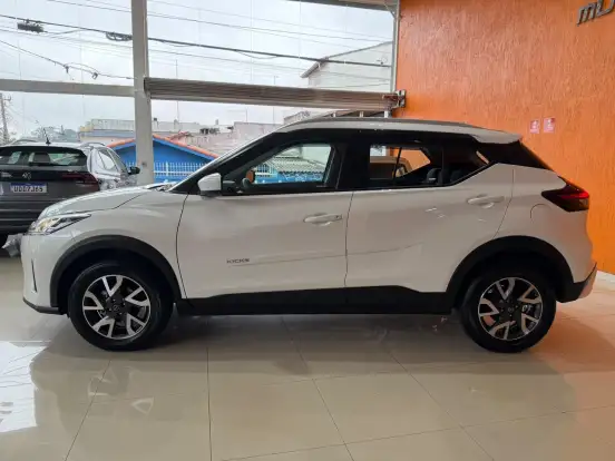NISSAN-KICKS-2023