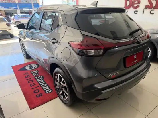 NISSAN-KICKS-2023