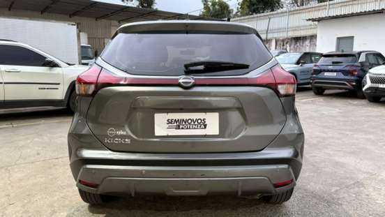 NISSAN-KICKS-2023