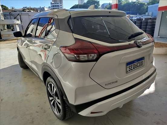NISSAN-KICKS-2023