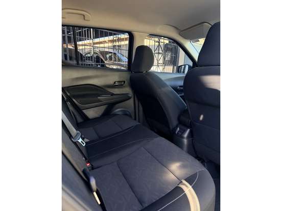 NISSAN-KICKS-2023