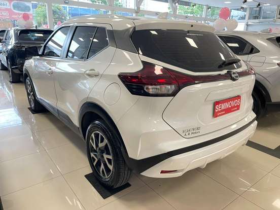 NISSAN-KICKS-2024