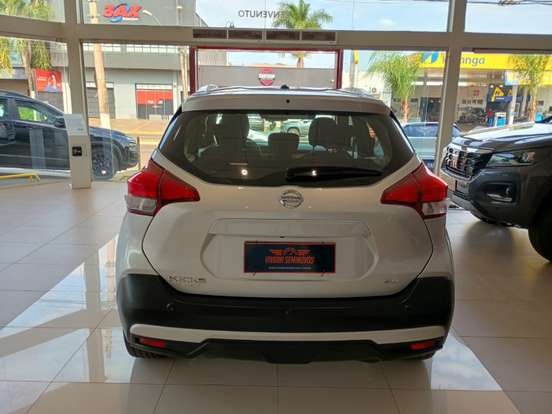 NISSAN-KICKS-2020