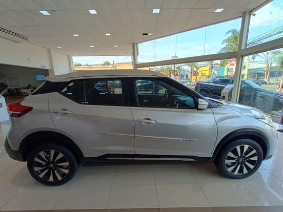 NISSAN-KICKS-2020