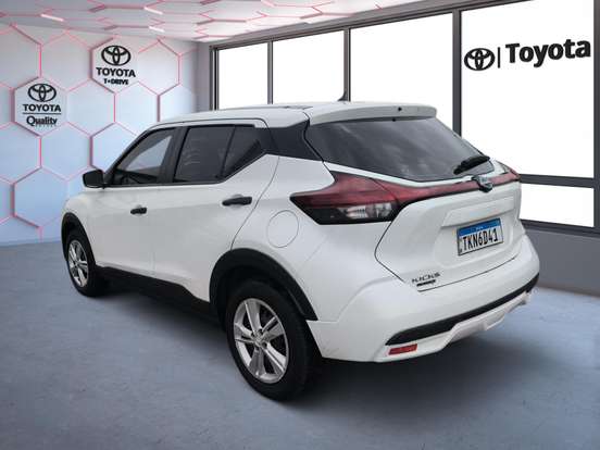 NISSAN-KICKS PLAY-2025