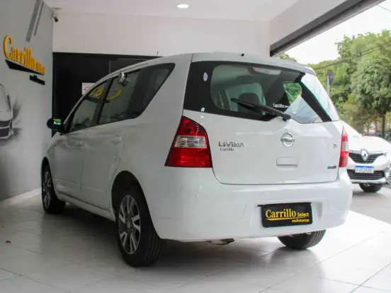 NISSAN-LIVINA-1.8 S 16V FLEX 4P AUTOMÁTICO NISSAN-LIVINA-2012