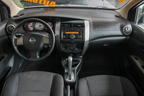 NISSAN-LIVINA-2012