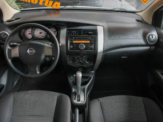 NISSAN-LIVINA-1.8 S 16V FLEX 4P AUTOMÁTICO NISSAN-LIVINA-2012