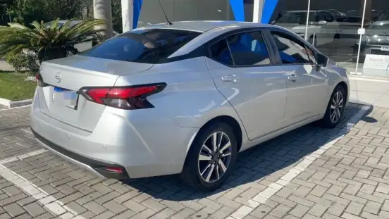 NISSAN-VERSA-2023