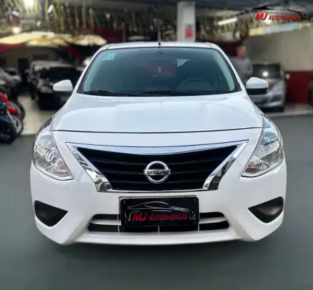 NISSAN-VERSA-2018