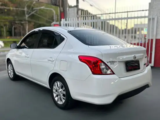 NISSAN-VERSA-1.6 16V FLEX SV 4P XTRONIC NISSAN-VERSA-2018