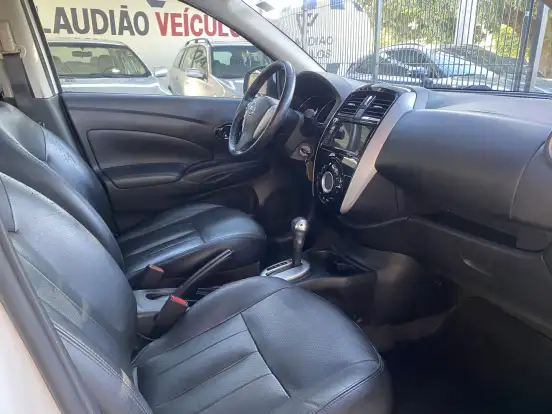 NISSAN-VERSA-2018