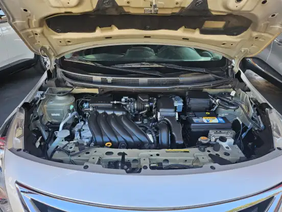 NISSAN-VERSA-2019