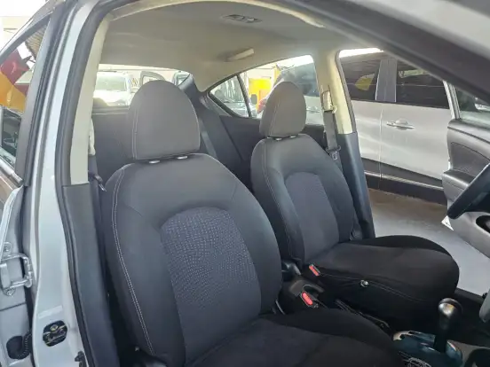 NISSAN-VERSA-2019