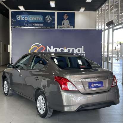 NISSAN-VERSA-2019
