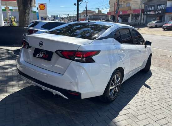 NISSAN-VERSA-2021