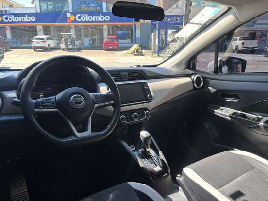 NISSAN-VERSA-2021