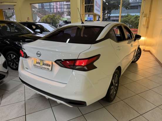 NISSAN-VERSA-2023