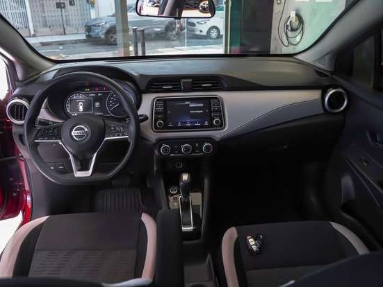 NISSAN-VERSA-2021
