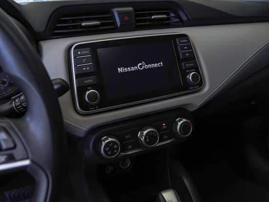 NISSAN-VERSA-2021