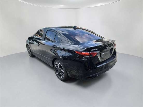 NISSAN-VERSA-2023