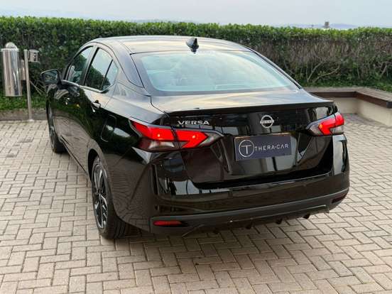 NISSAN-VERSA-2023