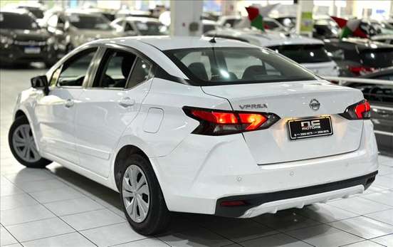NISSAN-VERSA-2021