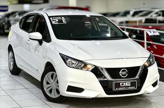 NISSAN-VERSA-2021