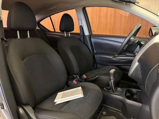 NISSAN-VERSA-2015