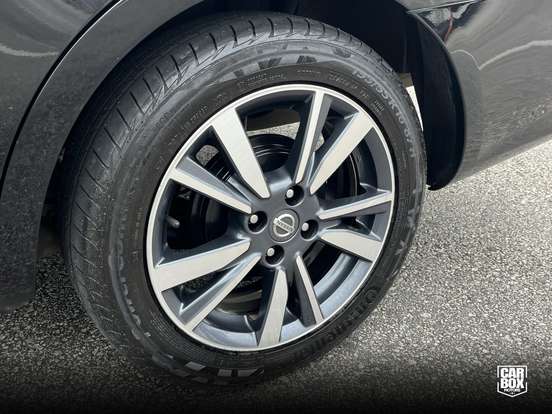NISSAN-VERSA-2018