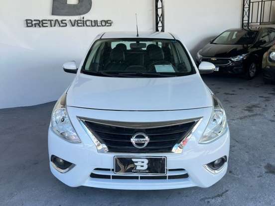 NISSAN-VERSA-2019
