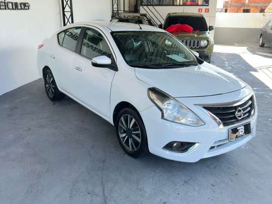 NISSAN-VERSA-2019