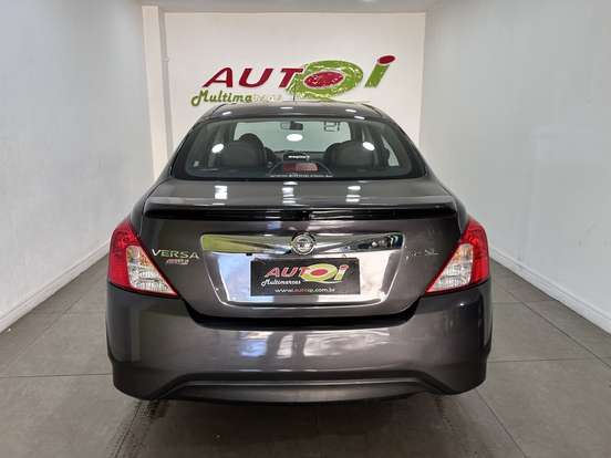 NISSAN-VERSA-2019