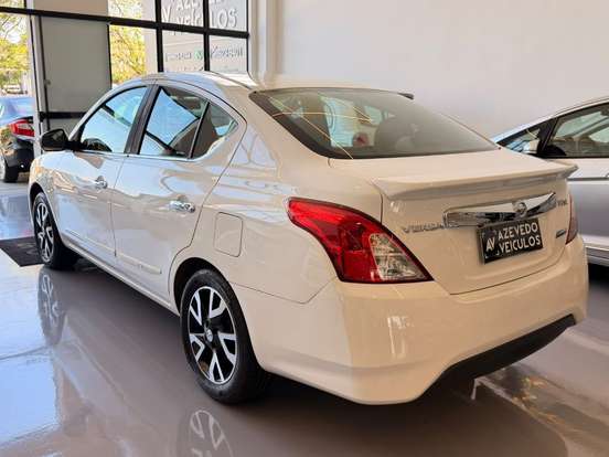 NISSAN-VERSA-1.6 16V FLEXSTART SL 4P XTRONIC NISSAN-VERSA-2017