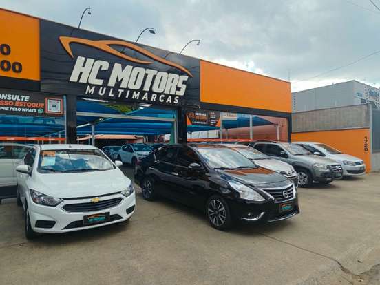 NISSAN-VERSA-2017