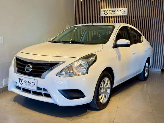 NISSAN-VERSA-2019